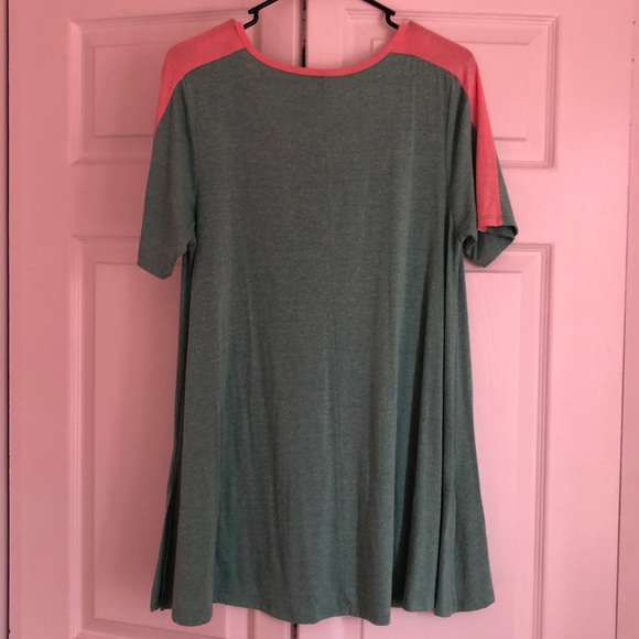 Lularoe top - Picture 2 of 4